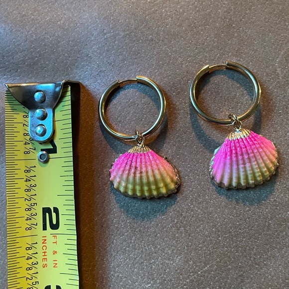 Ombre seashell 🐚 shell yellow pink earrings hoop gold plated boho coastal - Picture 4 of 4